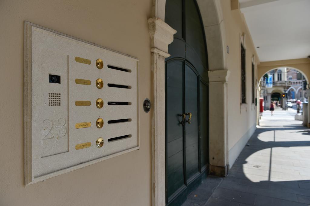 פאדובה Palazzo Bovio - Boutique Apartments מראה חיצוני תמונה